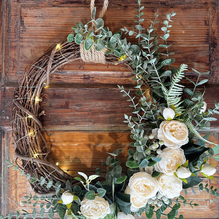 Creamy Rose LED Wreath