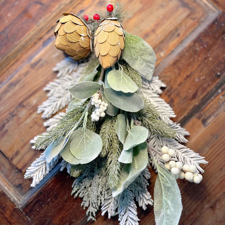 Farmhouse Woodland Pinecone Swag.