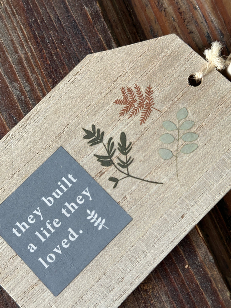 Rustic "Life They Loved" Wooden Wreath and Vase Ornament