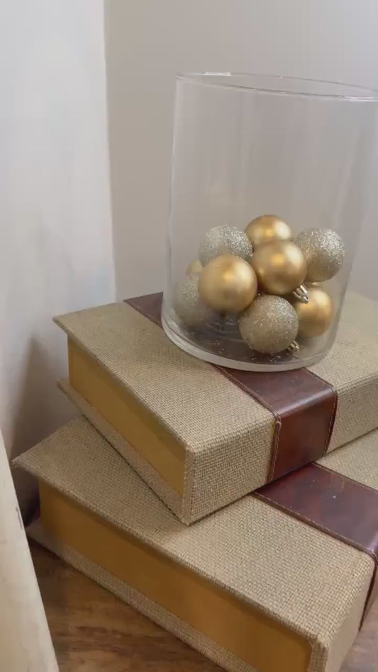 Gold Ornament Glass Vase Centerpiece | Matte & Glitter Ornaments | Modern Christmas Table Decor
