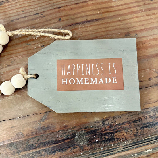 Chic 'Happiness is Homemade' Wooden Sign.